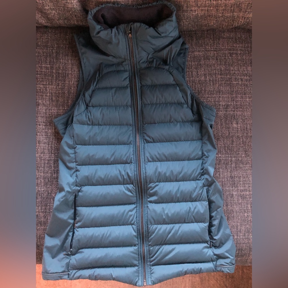 LULULEMON Down for it All running vest in green teal